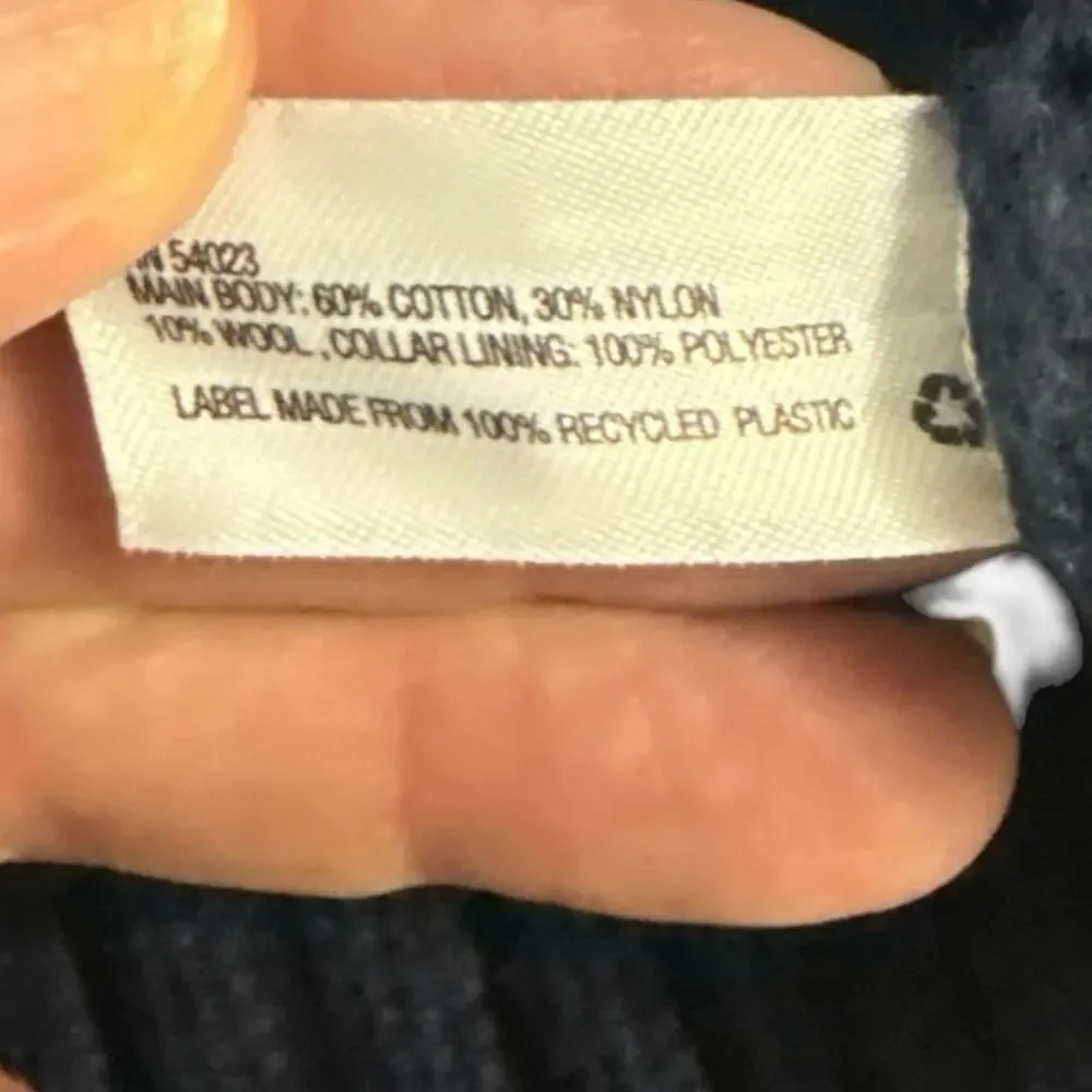Gap Kids Navy Blue Thick Sweater - Size 8/Medium
